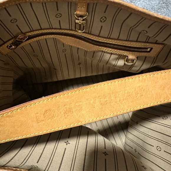 AUTHENTIC Pre-loved Louis Vuitton “Delightful” bag discontinued - Picture 4 of 9